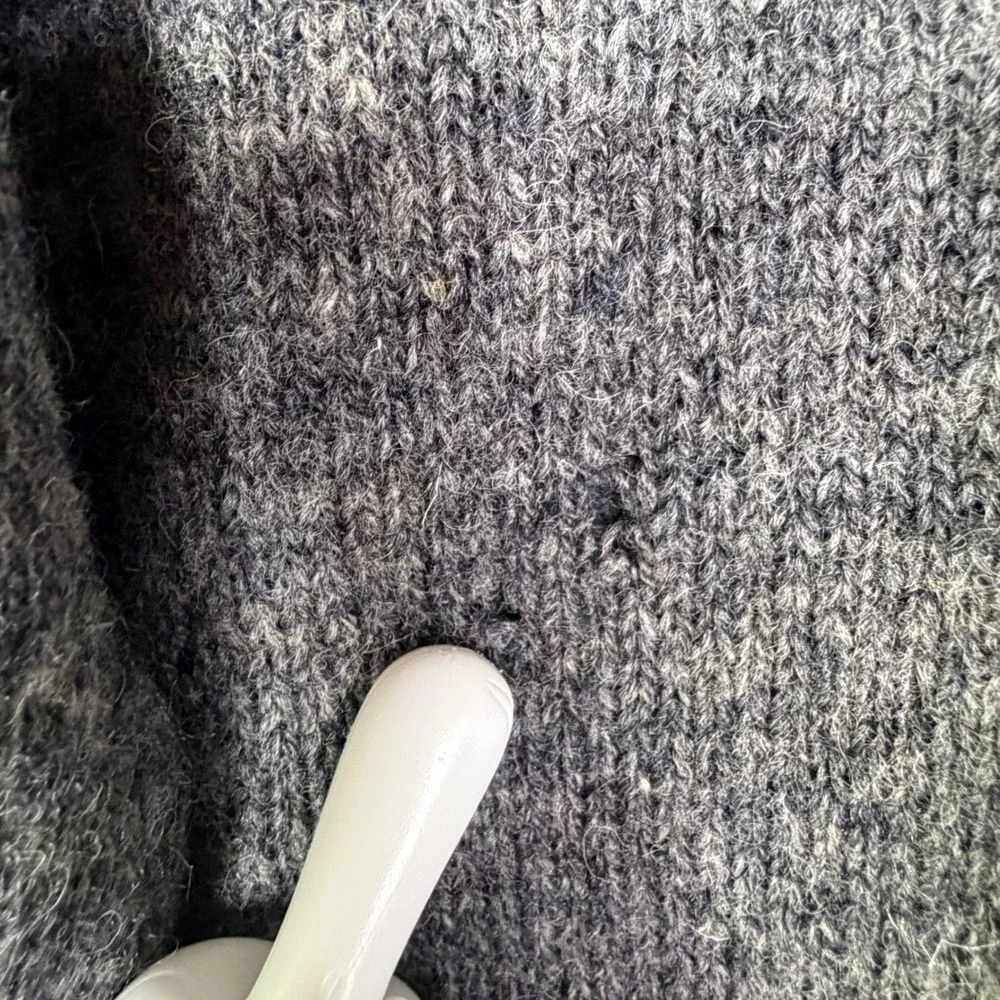Eddie Bauer Mens Size Medium Gray 100% Wool Sweater Crewneck Classic - Picture 6 of 13